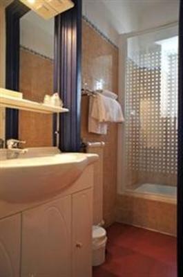 фото отеля Logis Rex Hotel