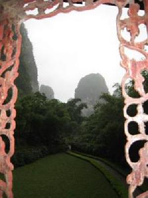 фото отеля Yangshuo Mountain Retreat