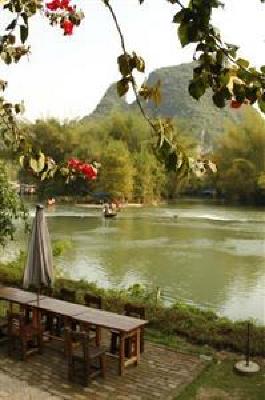 фото отеля Yangshuo Mountain Retreat