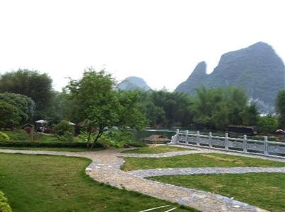 фото отеля Yangshuo Mountain Retreat