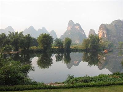 фото отеля Yangshuo Mountain Retreat