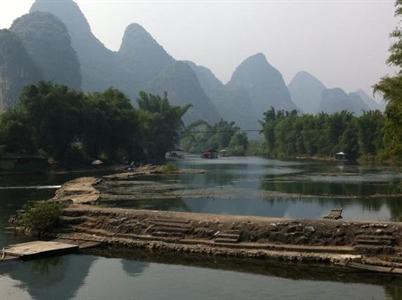 фото отеля Yangshuo Mountain Retreat