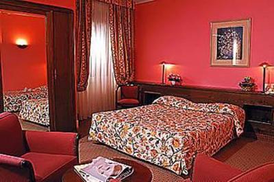 фото отеля Maison Rouge Hotel