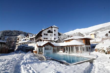 фото отеля Alpenresort Schlosshotel Fiss