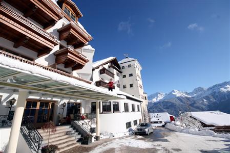 фото отеля Alpenresort Schlosshotel Fiss