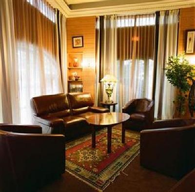 фото отеля Inter-Hotel Au Pavillon Bleu