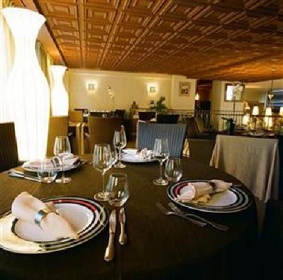 фото отеля Inter-Hotel Au Pavillon Bleu