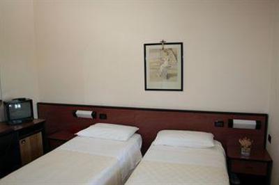 фото отеля Hotel Du Parc Atri