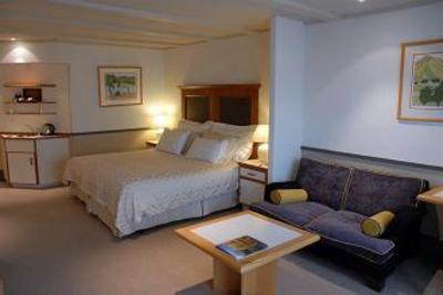 фото отеля Nugget Point Botique Hotel Queenstown