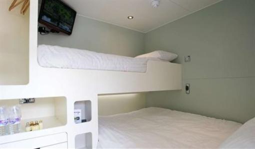 фото отеля Snoozebox Silverstone Hotel