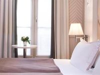 Hotel Longchamp Elysees