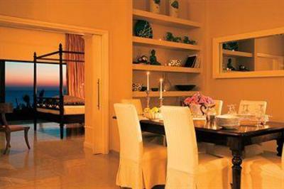 фото отеля Mandola Rosa Suites & Villas