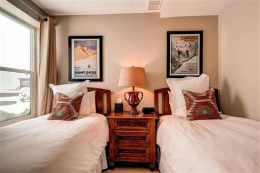 фото отеля Snowpine Lodge