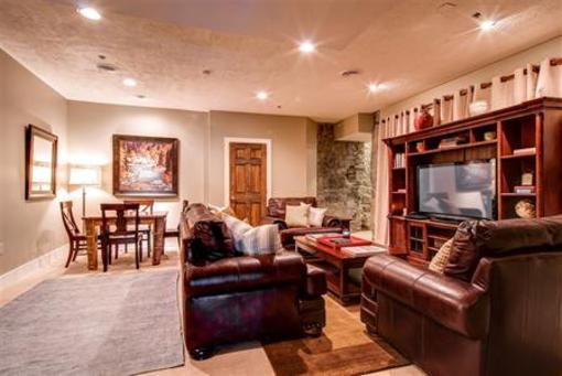 фото отеля Snowpine Lodge
