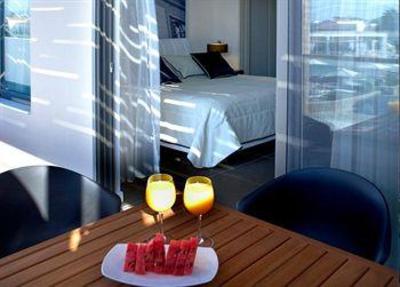 фото отеля Pelagos Suites Hotel