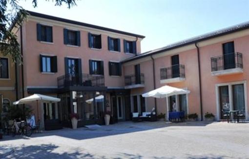 фото отеля Albergo Minuetto