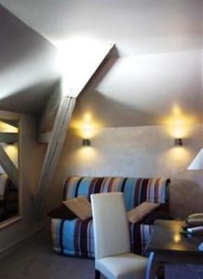 фото отеля Logis Auberge De La Tour Hotel Sauzet