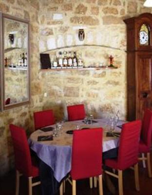 фото отеля Logis Auberge De La Tour Hotel Sauzet