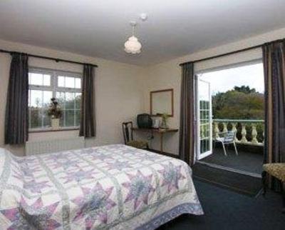 фото отеля Ouvane Falls Inn Bantry