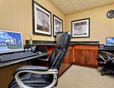 фото отеля Wingate by Wyndham Las Colinas