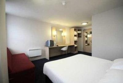 фото отеля Travelodge Hemel Hempstead