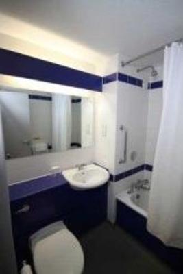 фото отеля Travelodge Hemel Hempstead
