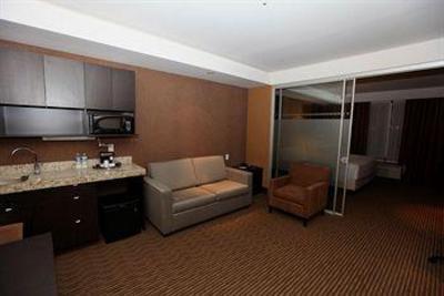 фото отеля Edmonton Hotel & Convention Centre