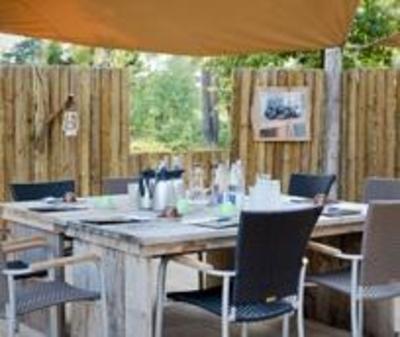 фото отеля Outdoors Lodge & Bistro