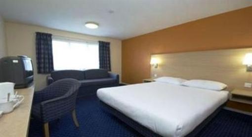 фото отеля Travelodge Yeovil Podimore