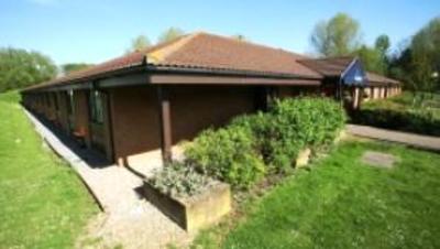 фото отеля Travelodge Yeovil Podimore