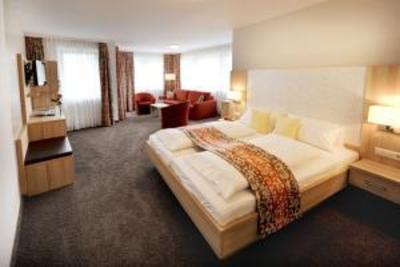 фото отеля Hotel Restaurant Traube Friedrichshafen