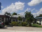 фото отеля Breezeway Inn