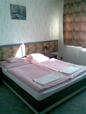 фото отеля Patyi Etterem es Hotel