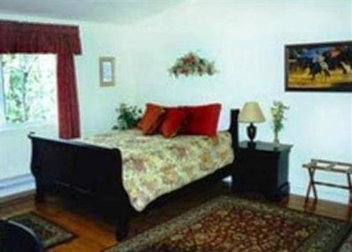 фото отеля Oakwood Inn Bed and Breakfast