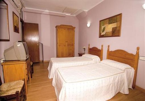 фото отеля Hostal Cristina Chipiona