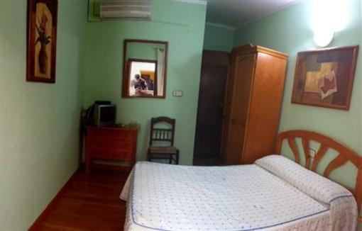 фото отеля Hostal Cristina Chipiona