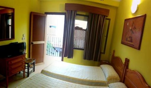 фото отеля Hostal Cristina Chipiona