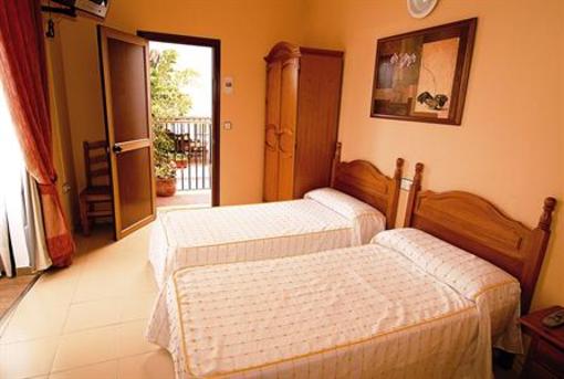 фото отеля Hostal Cristina Chipiona