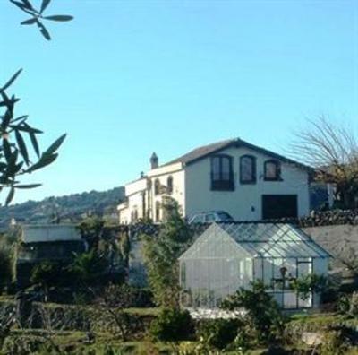 фото отеля Etnalodge Guesthouse Piedimonte Etneo
