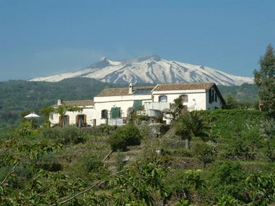 фото отеля Etnalodge Guesthouse Piedimonte Etneo