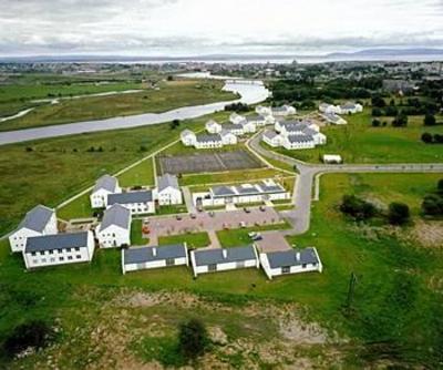 фото отеля Corrib Village Hotel Galway