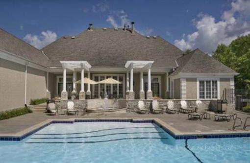 фото отеля National at Bradford Pointe Apartment