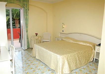 фото отеля Hotel Villa Franca Forio