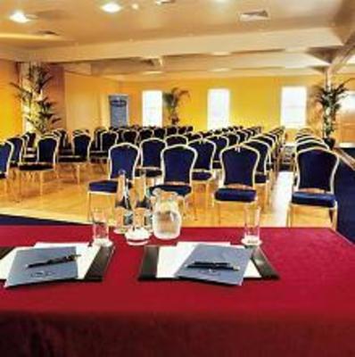 фото отеля Roganstown Hotel and Country Club