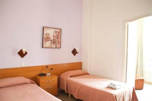 фото отеля Hostal Residencia Mundial