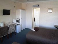 Opal Motel