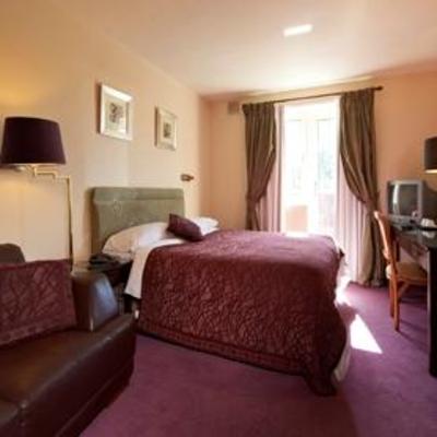 фото отеля The Gate Hotel Stevenage