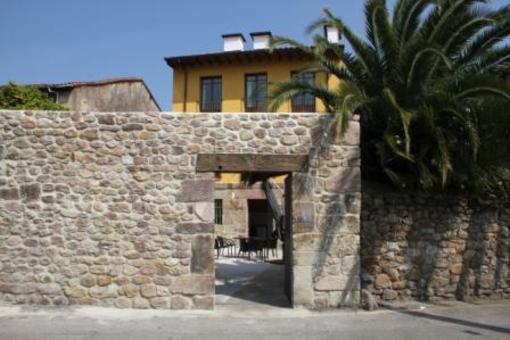 фото отеля Apartamentos Rurales La Villa de Piedra