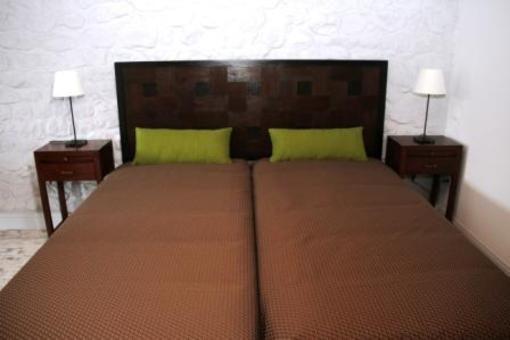 фото отеля Apartamentos Rurales La Villa de Piedra