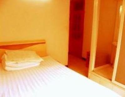 фото отеля Shenyang Golden Bay Hostel